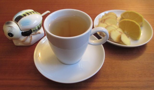 ginger tea with honey and lemon